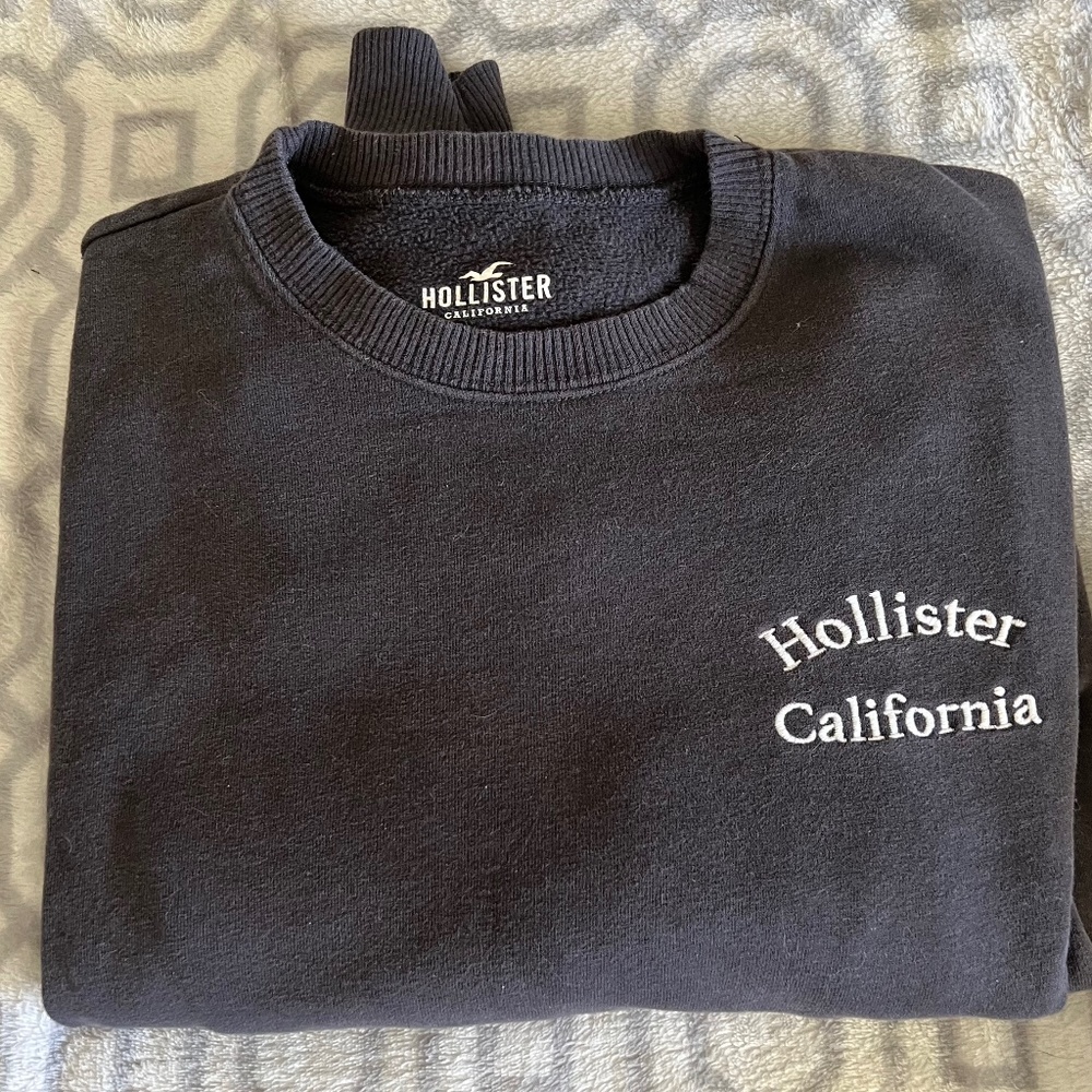 Juniors Hollister Crew neck sweatshirt SMALL